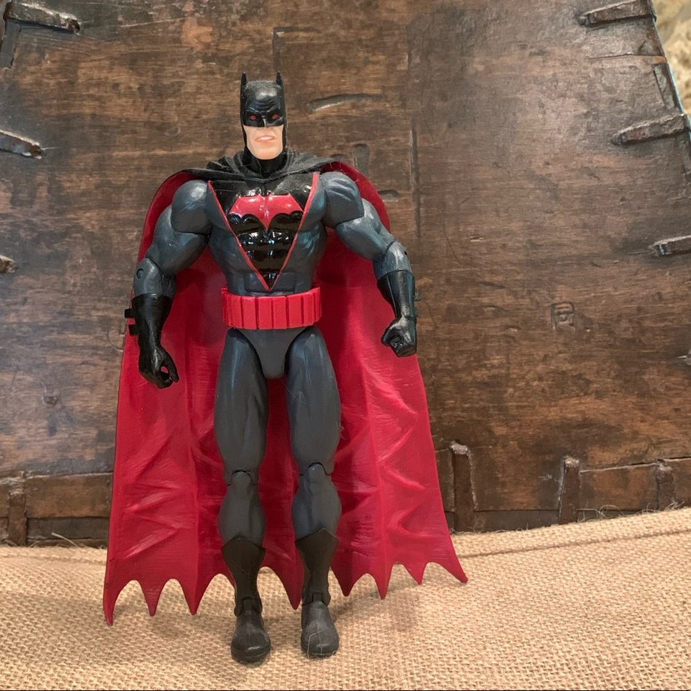 DC Collectibles - Earth 2 - Batman (Thomas Wayne) Action Figure - The New 52